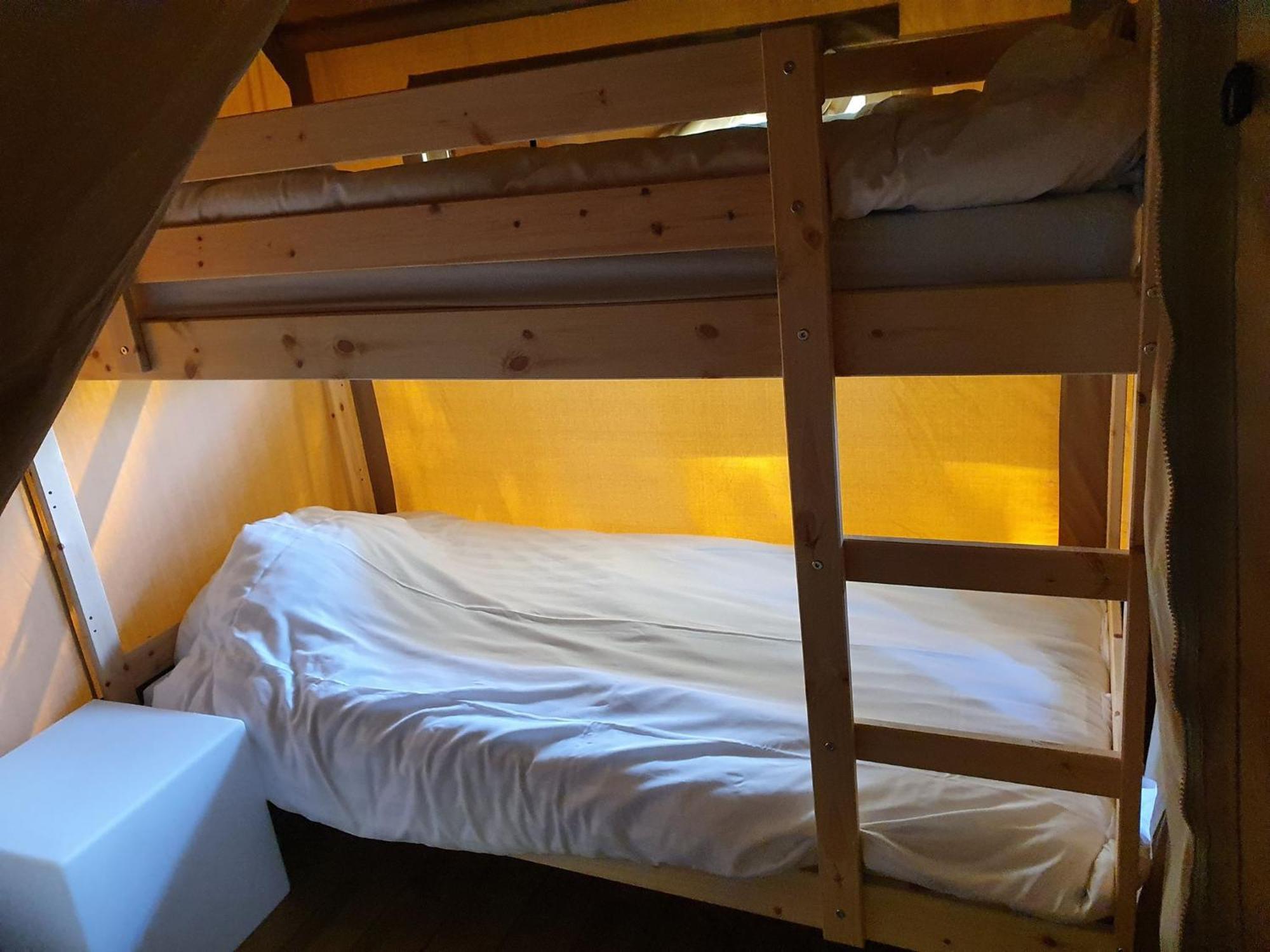 Camping De Oude Rijn Ter Aar Phòng bức ảnh